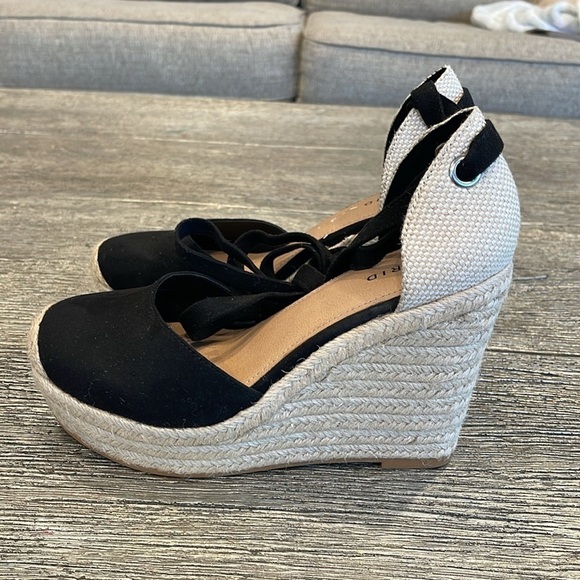 Torrid 9WW 9 Wide Sexy Black Platform Espadrille Canvas Wedge 4" Heel Shoes - Picture 5 of 8